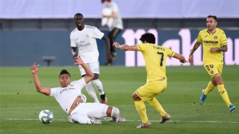 الشوط الأول.. ريال مدريد وأتلتكو يتأخران أمام بلد الوليد وفياريال.. والليجا في طريقها إلى كتيبة سيميوني