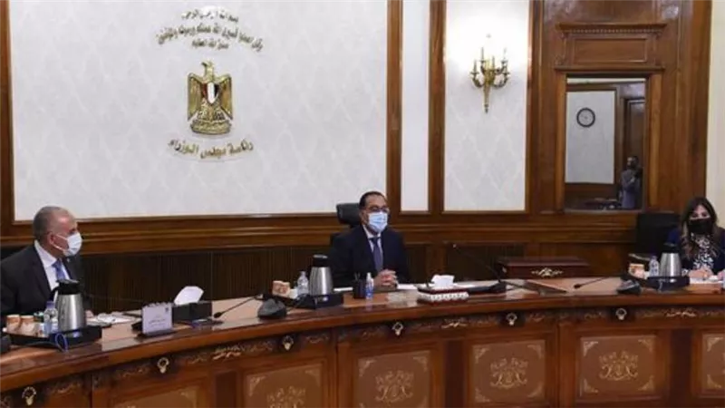 بالصور | مدبولي يتابع مع وزير الري الموقف التنفيذي لمشروعات خطة العام المالي الحالي