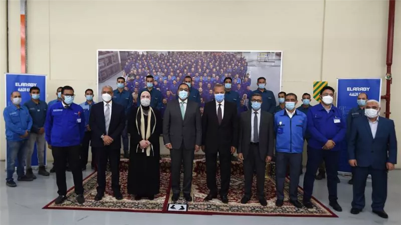 بالصور.. مدبولى ووزيرة الصناعة ومحافظ القليوبية يفتتحون المُجمّع الصناعي لإنتاج أجهزة الطهي