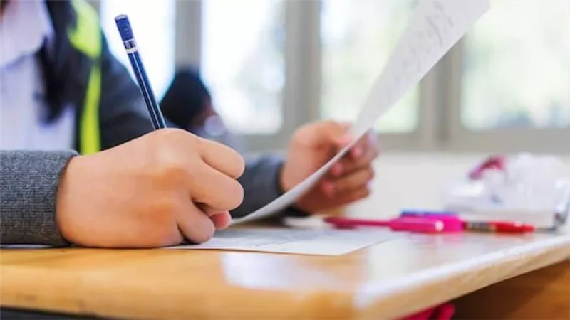 تأجيل امتحانات الشهادة الإعدادية للفصل الدراسي الثاني.. الحكومة ترد