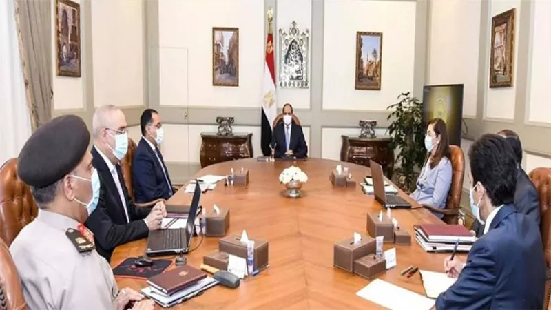 السيسي يطلع على خطة الدولة الاستراتيجية في مجال محطات تحلية مياه البحر