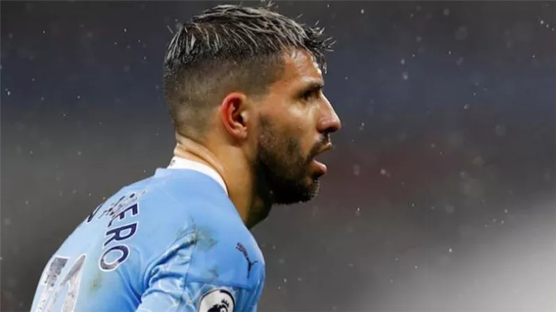 رسميا.. «برشلونة» يعلن التعاقد مع «أجويرو» 