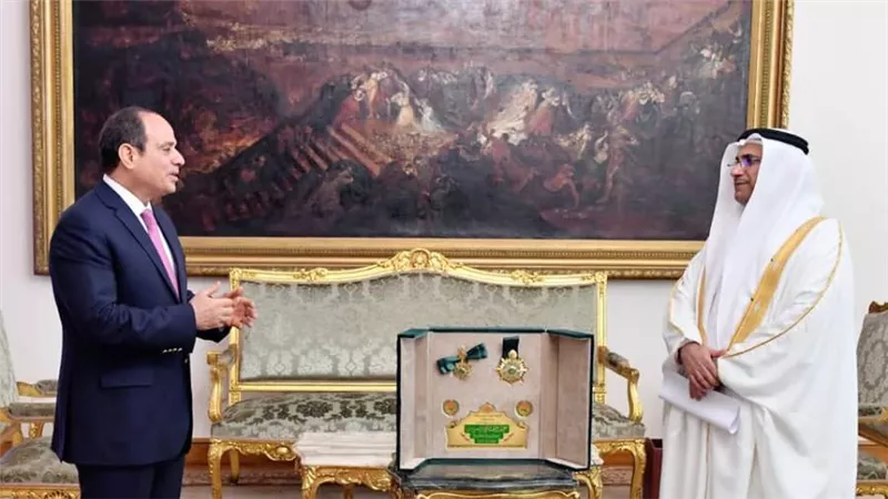 البرلمان العربى يمنح الرئيس السيسى 