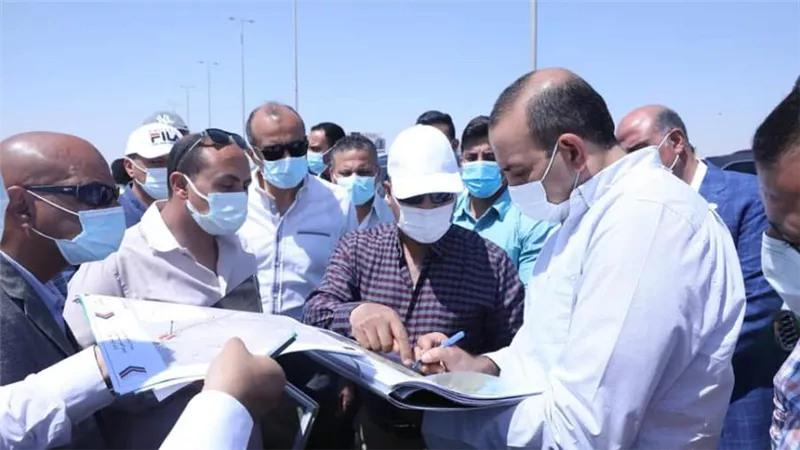 مواطن يتبرع بقطعة أرض لانشاء محطة السادات بمشروع القطار الكهربائى.. ووزير النقل: مثالا يحتذى به