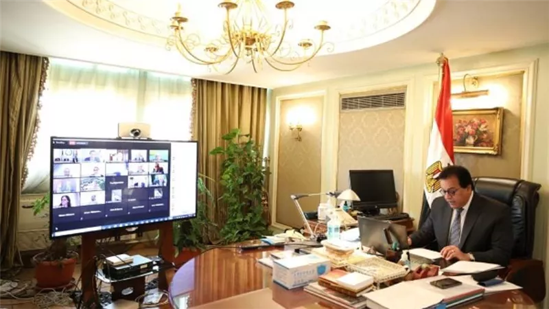 د. خالد عبدالغفار يشارك في فعاليات مؤتمر الجامعات العربية ودورها في مواجهة تحديات جائحة كورونا