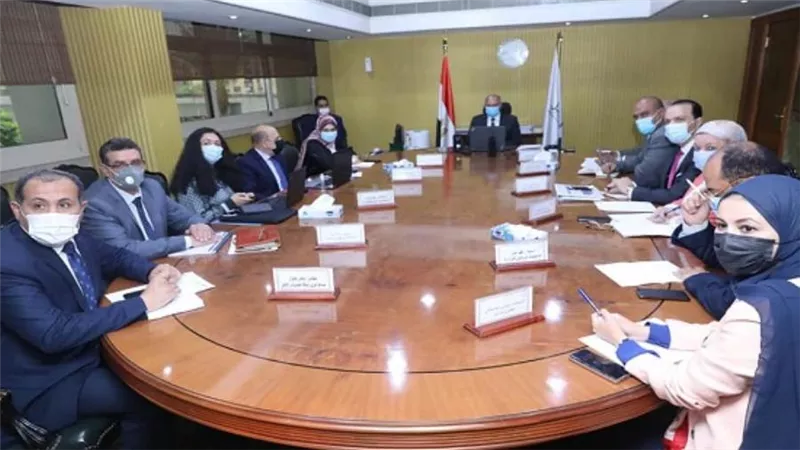 بالصور | في إطار رؤية مصر 2030.. الوزير يستعرض مشروعات وزارة النقل المستقبلية
