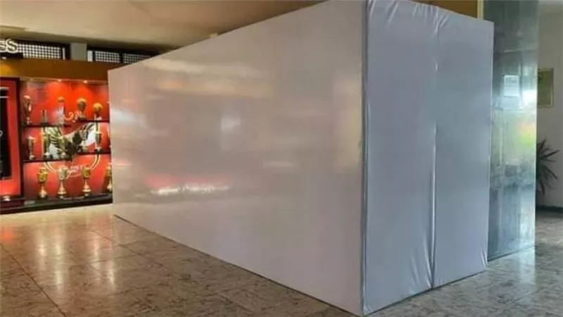  مفيش مكان للجديد ..الأهلي يبدأ تطوير منطقة «دولاب البطولات»