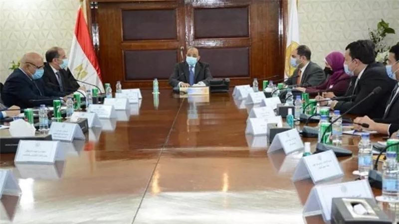 بالصور | شعراوي يلتقى نواب تنسيقية شباب الأحزاب بمجلسي النواب والشيوخ