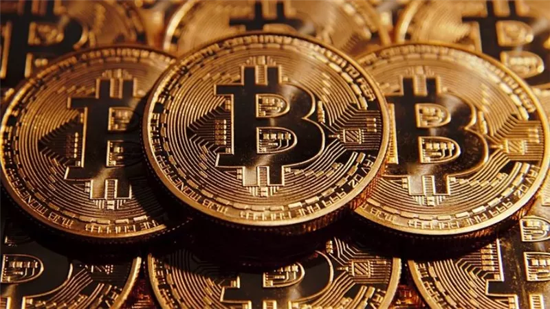 بعد توصيات لجنة بازل للرقابة المصرفية..«بيتكوين» تقفز لـ38 ألف دولار 