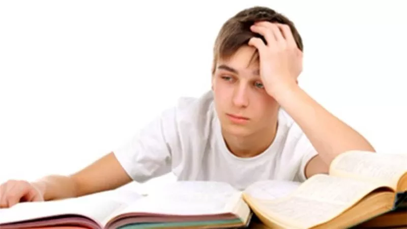 «حرروهم من الضغوط».. استشاري يقدم روشته للتعامل مع الطلاب خلال فترة الامتحانات (فيديو)