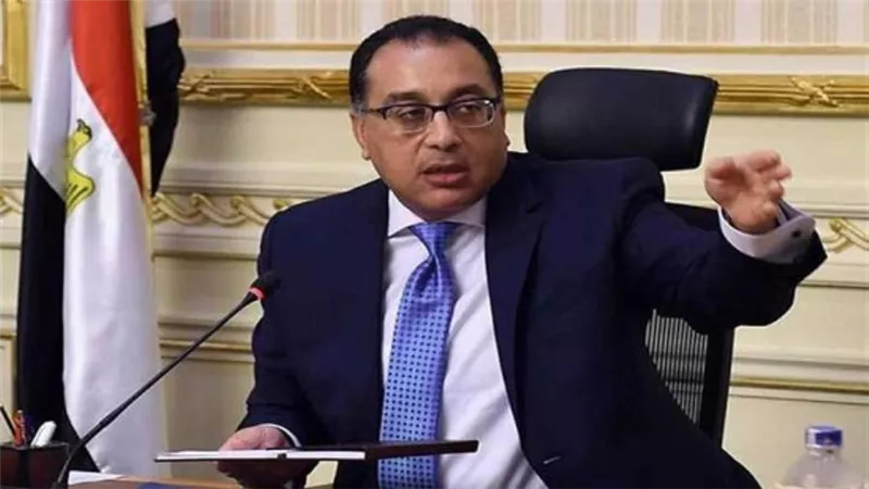 رئيس الوزراء يستعرض أعمال تطوير الشهر العقاري والتوثيق والخدمات المُميكنة المستحدثة