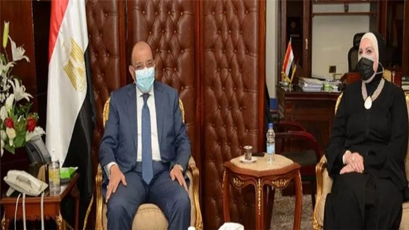 بالصور | وزيرة التجارة: توجيهات رئاسية بتطوير كافة المناطق الصناعية العشوائية بالمحافظات