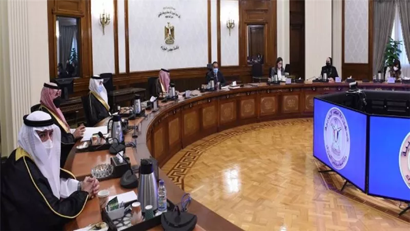 بالصور | رئيس الوزراء يلتقي وزير التجارة والصناعة السعودي والوفد المرافق له
