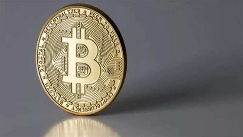 «بيتكوين» تواصل الهبوط وتتداول أدنى 32 ألف دولار بعد تضييق صيني جديد 