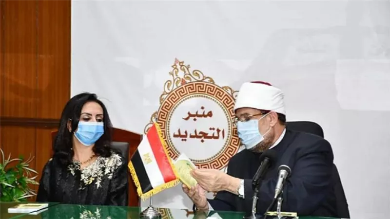 بالصور | وزير الأوقاف: عمل الواعظات والراهبات في خدمة الوطن تجربة مصرية فريدة