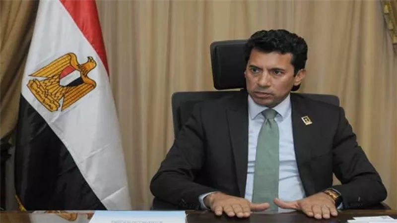 وزير الرياضة يهنئ منتخب السباحة البارالمبية بالفوز بـ 5 ميداليات بكأس العالم 