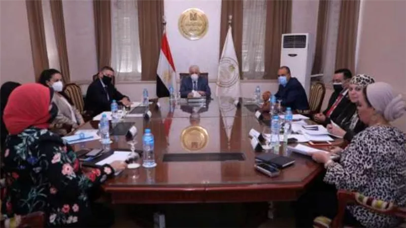 خلال لقائه مع سفير ألمانيا. وزير التعليم: تدريب 100 ألف طالب مصري للعمل في ألمانيا 