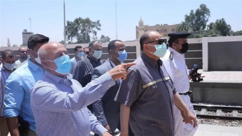 بالصور | الوزير يتابع انتظام العمل في محطتي رمسيس وديروط للسكة الحديد