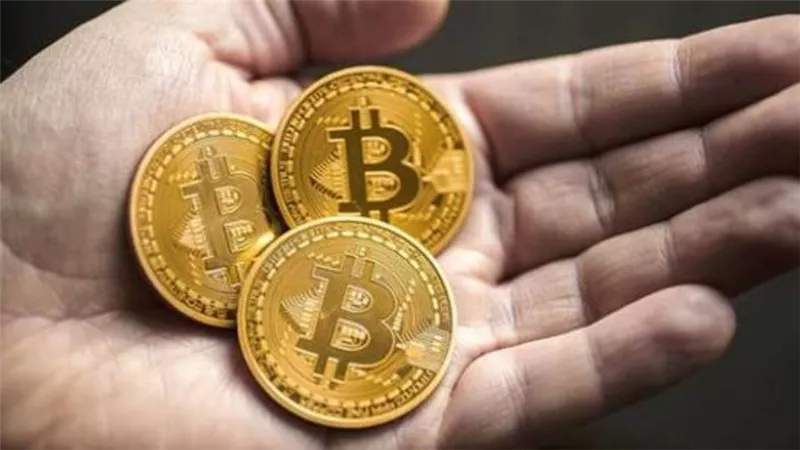 بتكوين تهبط 7.4% وتصل إلى 32094 دولارا 