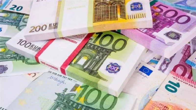 سعر اليورو أمام الجنيه في البنوك المصرية اليوم