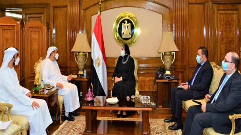 بالصور | وزيرة التجارة تبحث مع سفير الإمارات لدى مصر سبل تعزيز التعاون بين البلدين