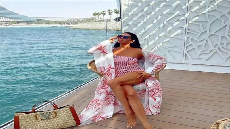 لاميتا فرنجية تُبهر متابعيها بـ«صور» من عطلتها الصيفية في دبي