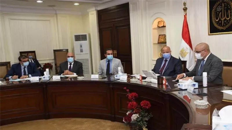 بالصور | وزير الإسكان ومحافظ القاهرة يتابعان تطوير منطقتي 