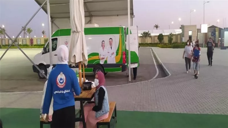 بالصور | الصحة: تقديم الخدمات الطبية لـ 2400 من زائري معرض الكتاب 