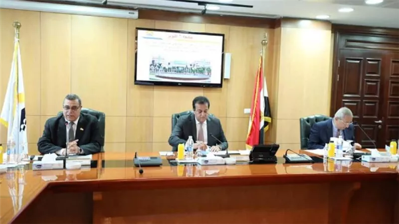 بالصور | د . خالد عبدالغفار يرأس اجتماع مجلس الجامعات الخاصة والأهلية