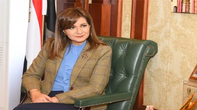وزيرة الهجرة تتابع موقف العالقين المصريين بالإمارات
