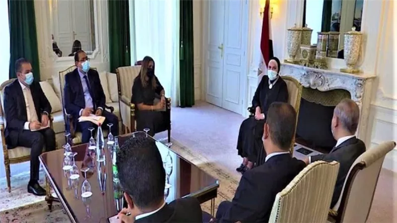 بالصور | وزيرة التجارة تعقد سلسلة لقاءات مكثفة مع عدد من كبرى الشركات الفرنسية