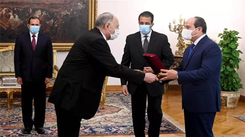 بالصور | الرئيس السيسي يشهد حلف اليمين لرئيس هيئة قضايا الدولة