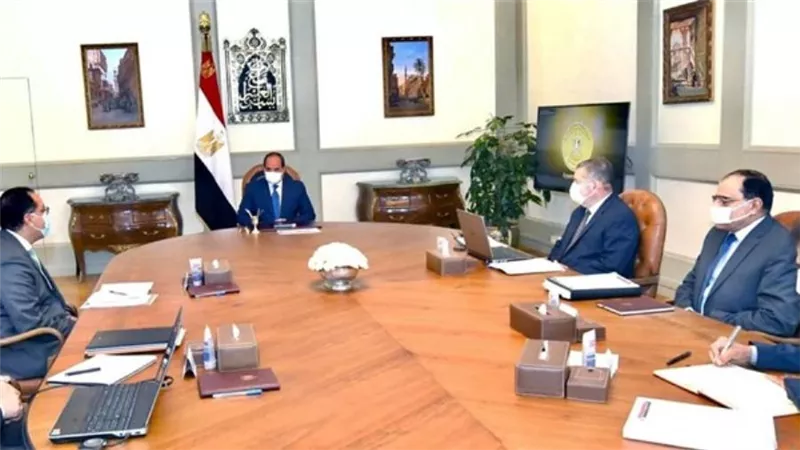 6 توجيهات من السيسي لإنتاج أوتوبيسات النقل العام ومركبات الكهرباء