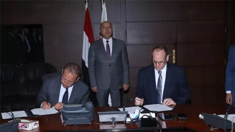 بالصور | وزير النقل يشهد توقيع بروتوكول مع شركات خاصة لإدارة وتشغيل أنشطة السكك الحديدية