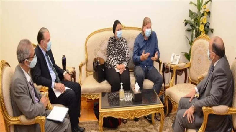 بالصور | وزير التنمية المحلية يبحث مع اتحاد البلدية الهولندية تطوير مركز سقارة