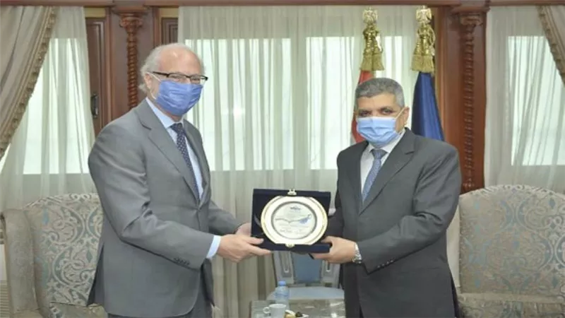 بالصور | الفريق أسامة ربيع يلتقي السفير الأرجنتيني لبحث سبل التعاون المشترك