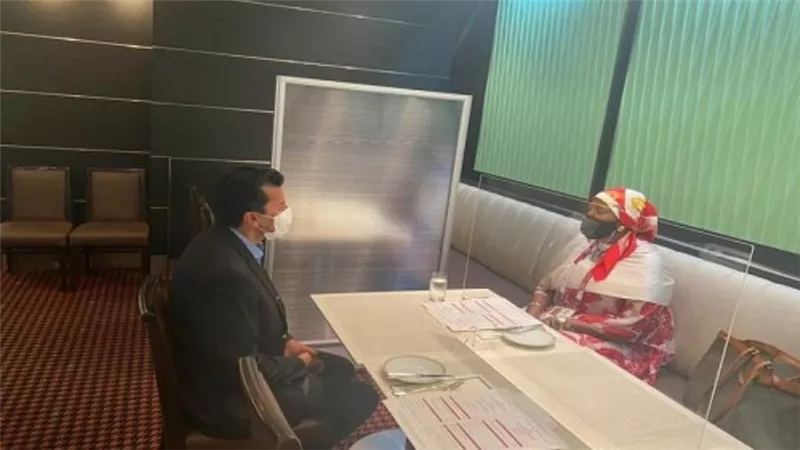 وزير الرياضة يلتقي نظيرته الكينية خلال حضورهما منافسات دورة طوكيو