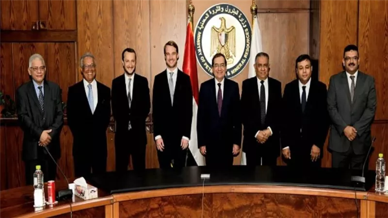 بالصور | وزير البترول يشهد توقيع 4 عقود للبحث عن الذهب مع ثاني أكبر شركة عالميا 