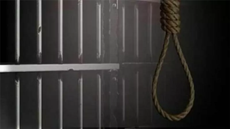 جنايات الأقصر تقضى بالإعدام شنقا لسباك قتل سيدتين وطفلتين في أرمنت