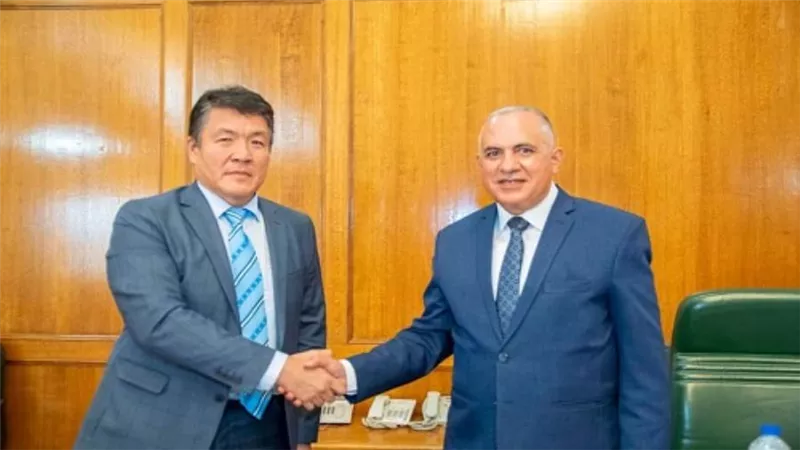 بالصور | وزير الري يلتقي مدير عام المنظمة الإسلامية للأمن الغذائي