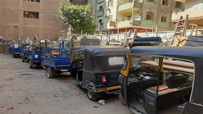 بالصور | محافظة الجيزة تشن حملات إزالة التعديات والإشغالات للمحال والمقاهي بالمراكز والأحياء
