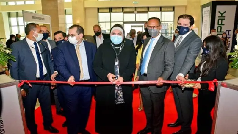 بالصور | بمشاركة 140 شركة.. وزيرة التجارة تفتتح الدورة التاسعة لمعرض 