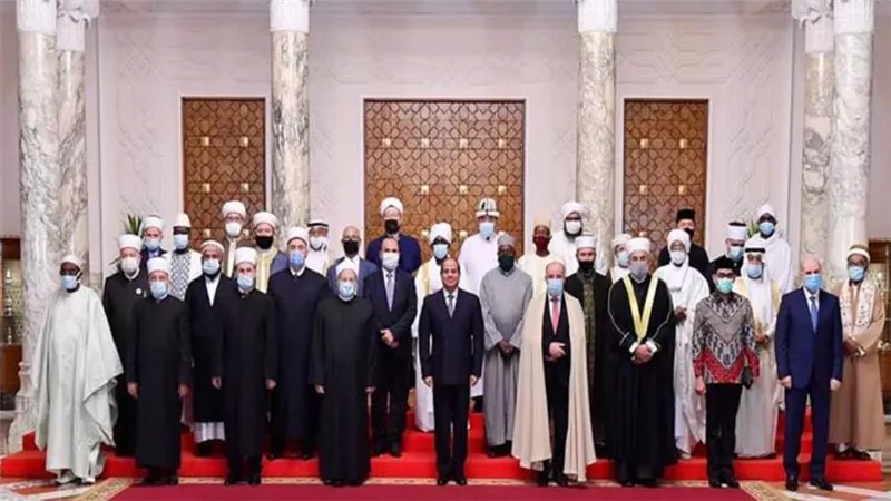 السيسي يؤكد أهمية تنقية الخطاب الديني مما علق به من أفكار مغلوطة