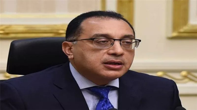 رئيس الوزراء يستهل زيارته للإسماعيلية بتفقد صوامع القمح بمركز أبو صوير