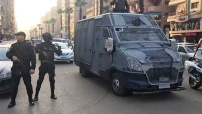 الاشتباه في ابنة مسن وزوجها بعد العثور على جثته متحللة في العمرانية