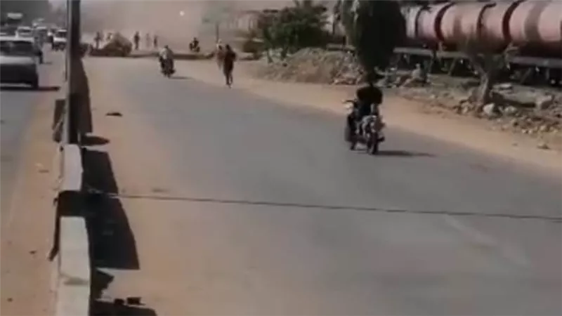 قطار بضائع يصطدم بميكروباص في الشرقية دون خسائر بالأرواح