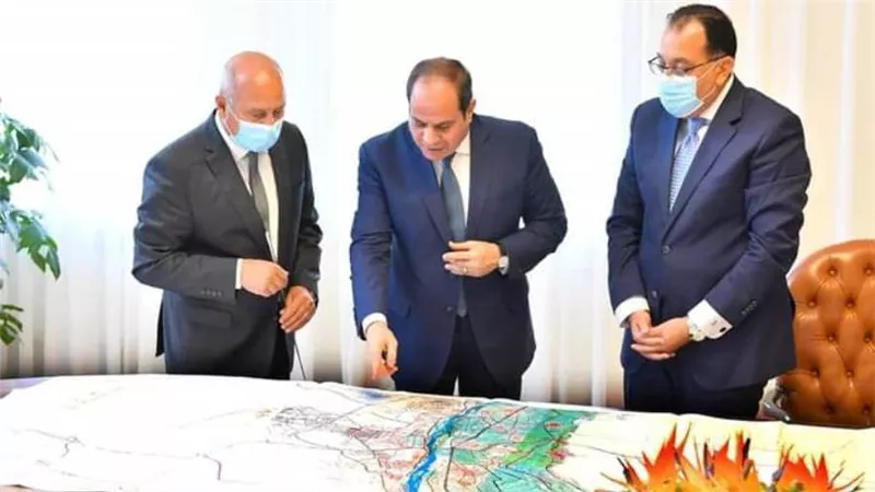 السيسي يستعرض مع مدبولي والوزير الموقف التنفيذي لمشروعات النقل