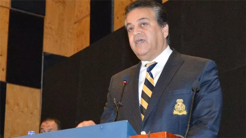 محمد الباز : وزير التعليم العالى سياسى محترف ويتميز برده السريع على أى شائعة يتم ترويجها (فيديو)
