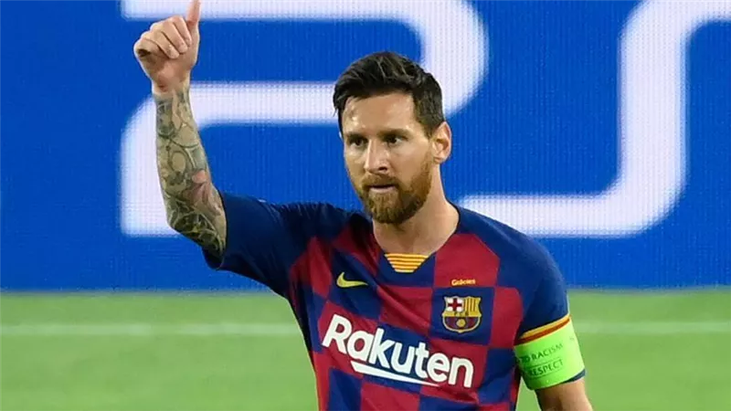 جماهير سان جيرمان تنتظر ميسي بشغف بعد رحيله من برشلونة