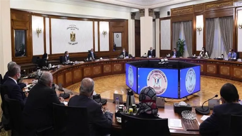 بالصور | رئيس الوزراء يلتقي مُمثلي 